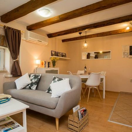 Studio Apartments Malu Пула Екстер'єр фото