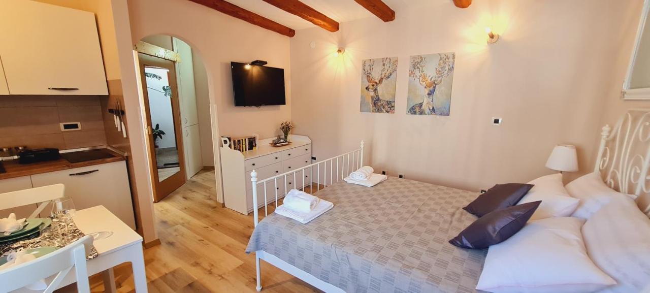 Studio Apartments Malu Пула Екстер'єр фото