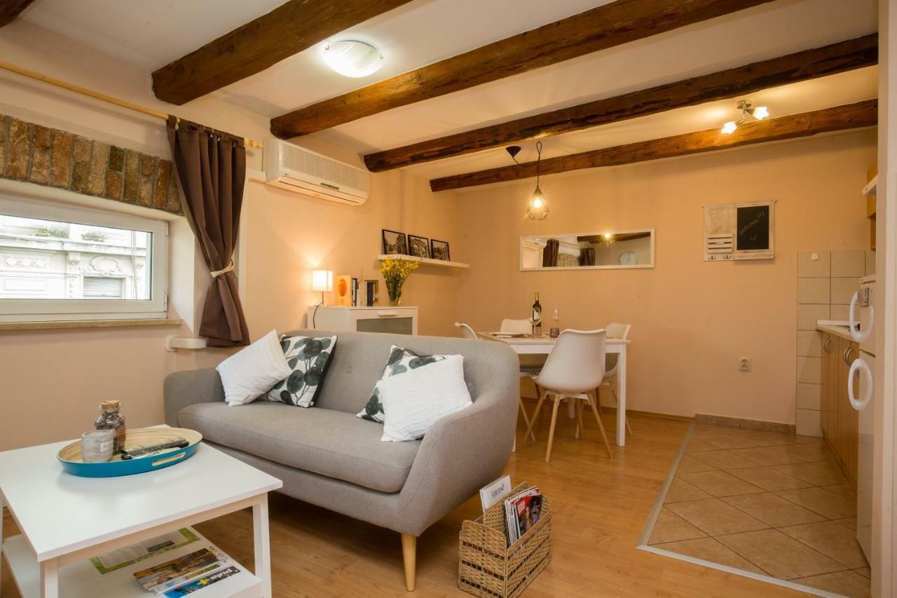 Studio Apartments Malu Пула Екстер'єр фото