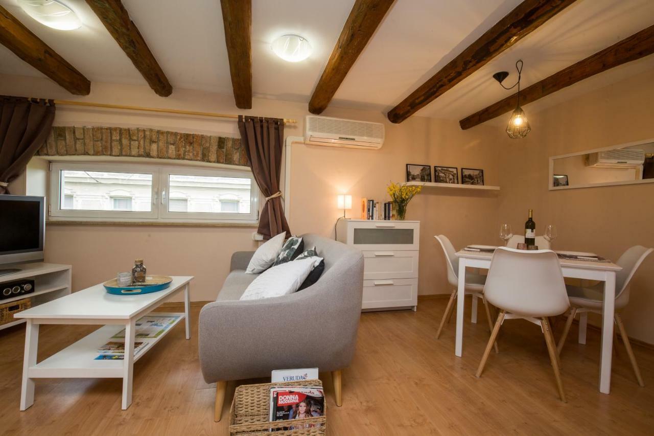 Studio Apartments Malu Пула Екстер'єр фото